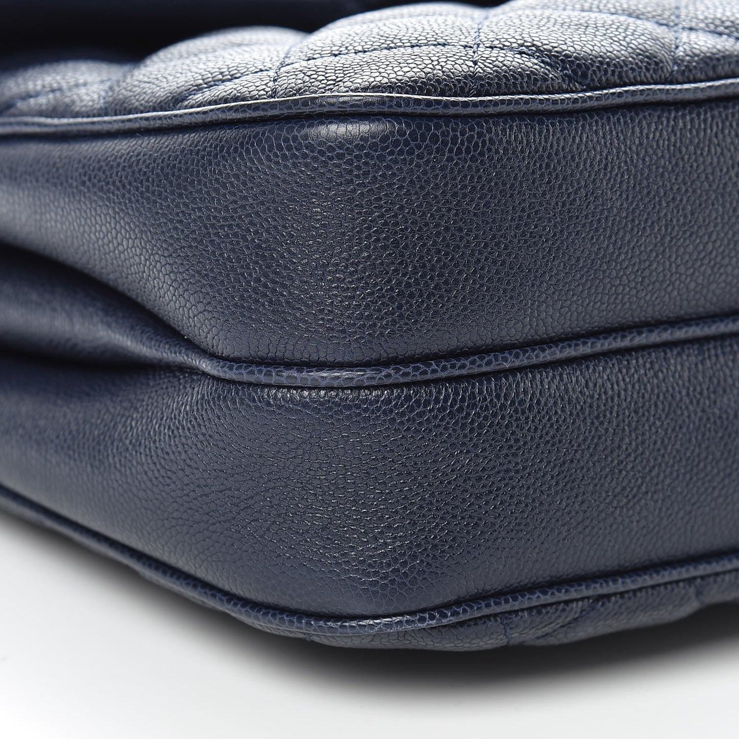 Caviar Quilted Medium Urban Companion Flap Navy