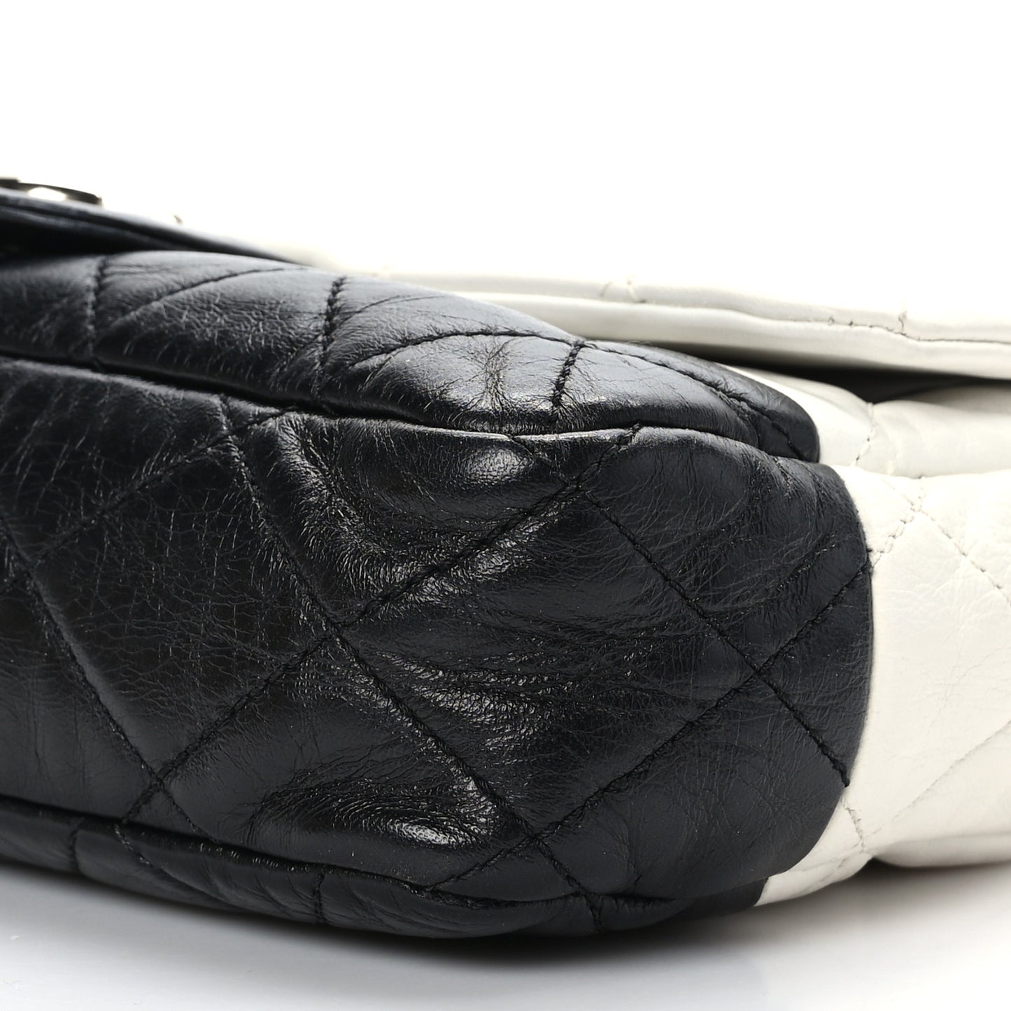 Lambskin Quilted Medium Flap Black White