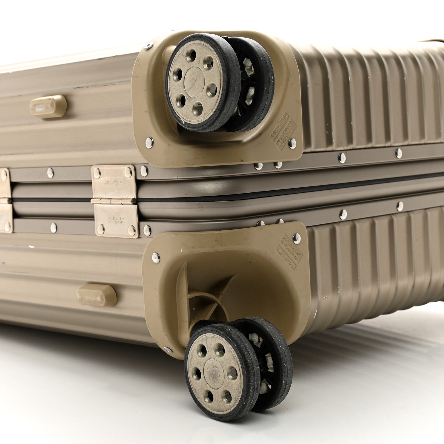 Rimowa Aluminum Original Cabin Plus Titanium 7 of 18