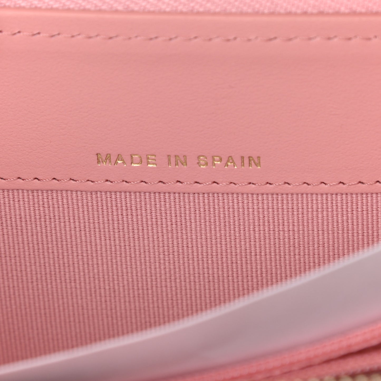 Caviar Quilted Phone Holder Wallet on Removable Chain Pink
