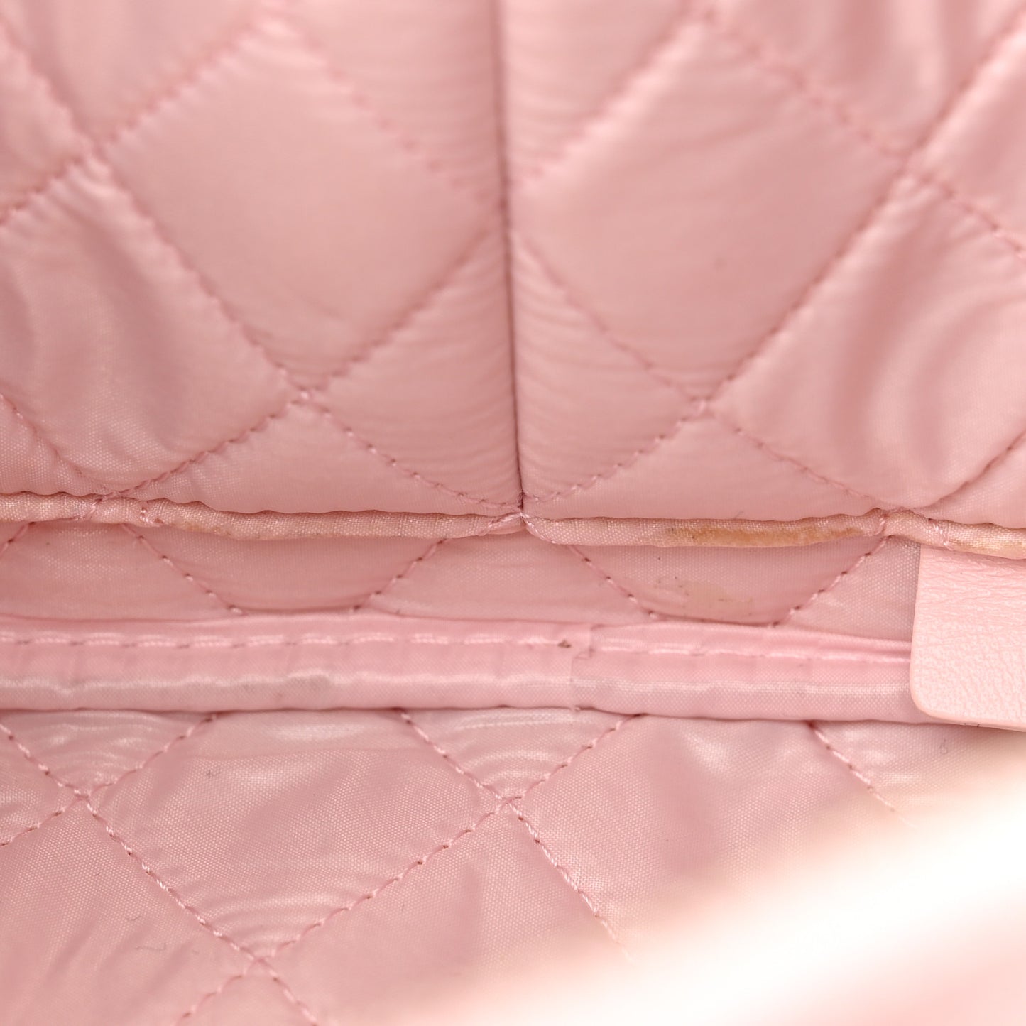 Caviar Quilted Medium Curvy Pouch Cosmetic Case Light Pink