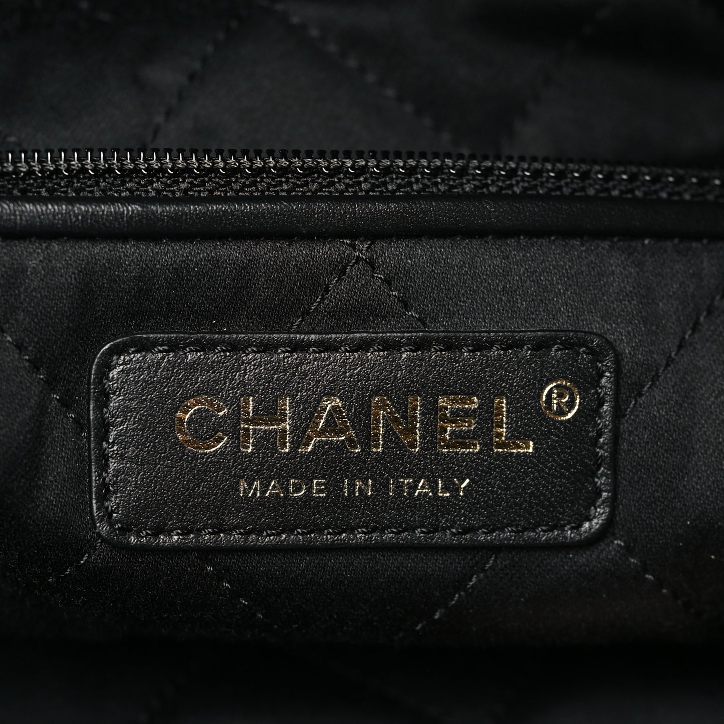 Velvet Camellia Small Chanel 22 Black