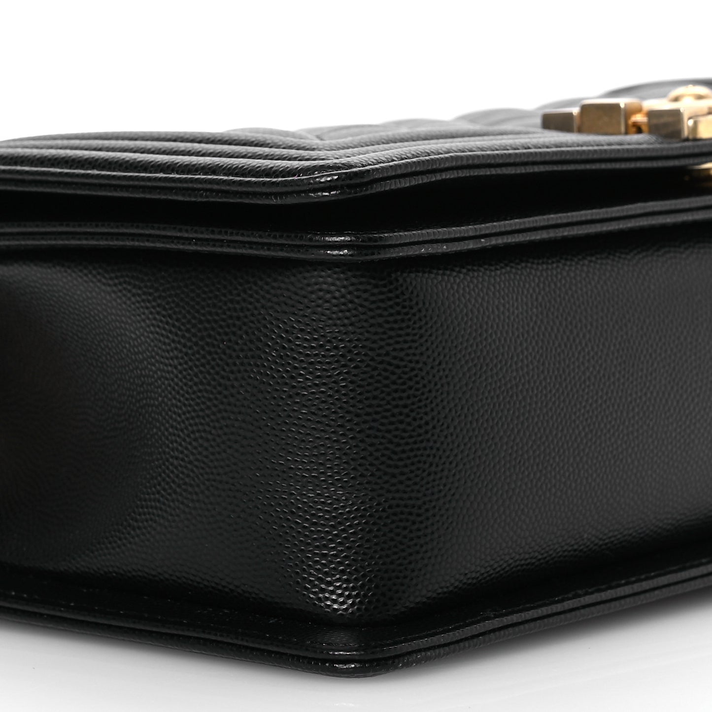 Caviar Quilted Medium Boy Flap Black