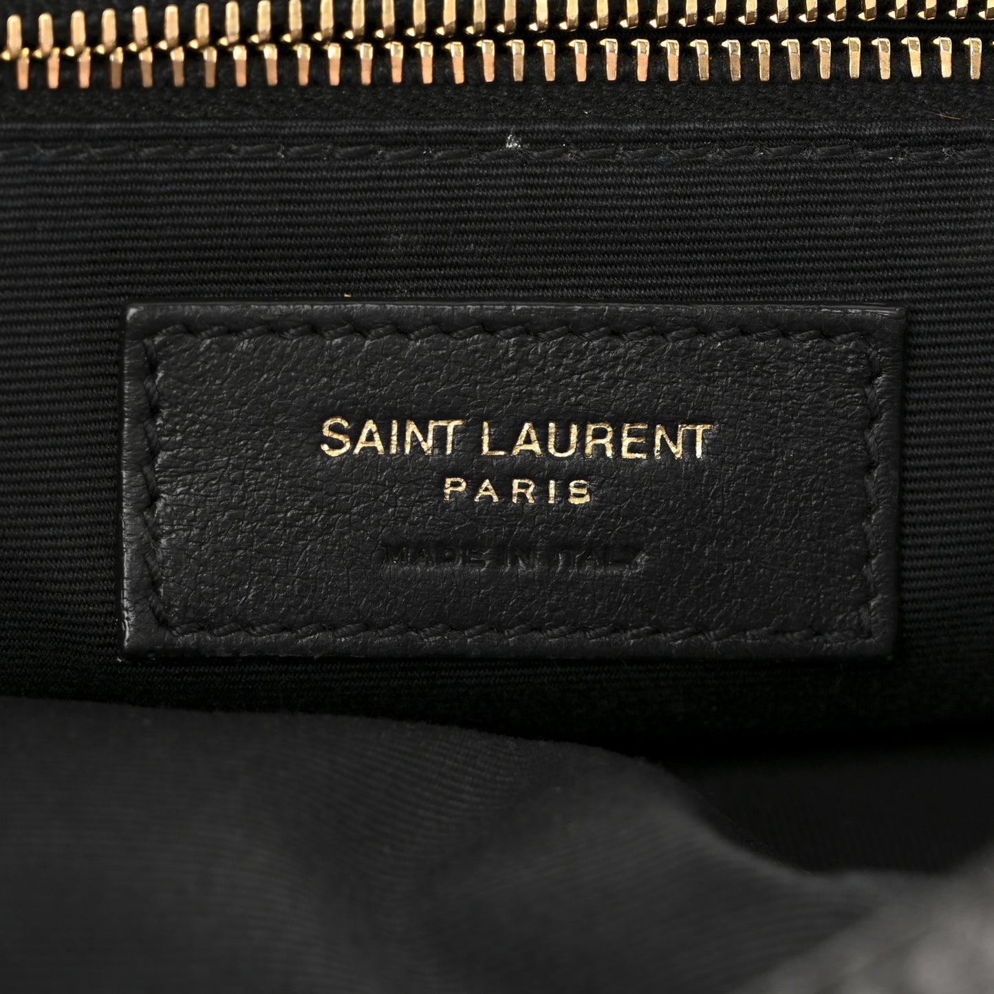 Grained Lambskin Medium Calypso Black