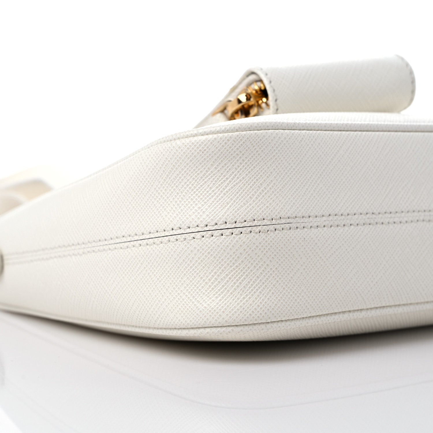 Prada Saffiano Re-Edition 2005 Shoulder Bag White 7 of 8