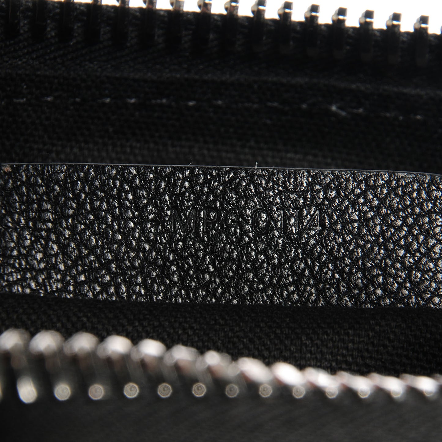 Sugar Goatskin Medium Antigona Black