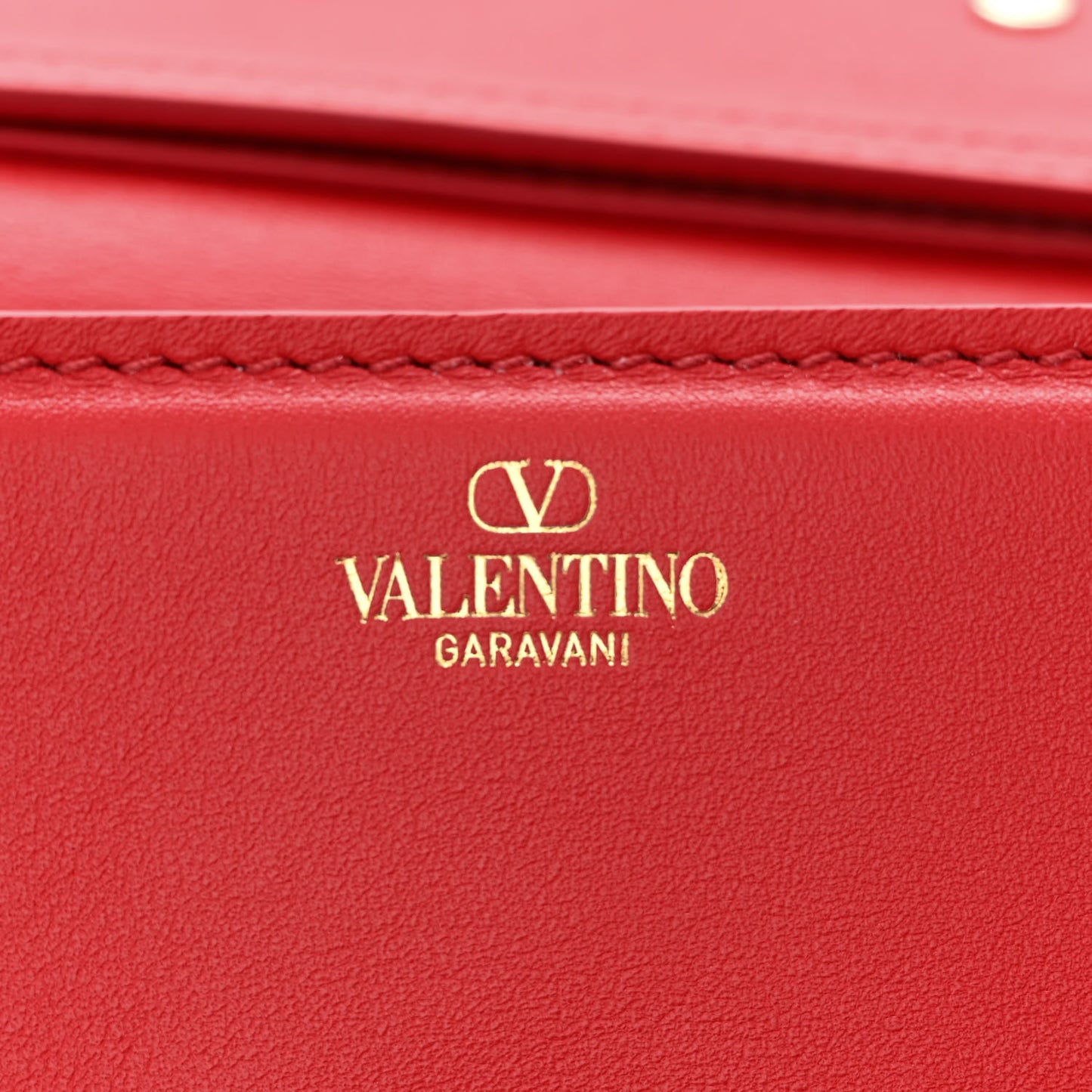 Calfskin Enamel Vlogo Small Loco Shoulder Bag Rouge Pur