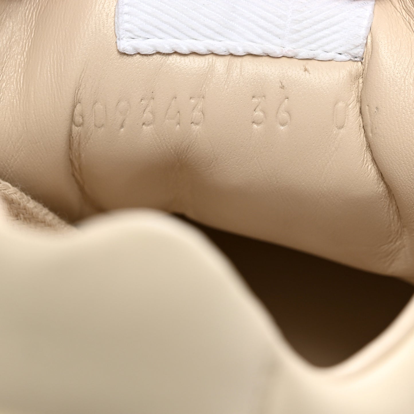 Calfskin GG Apple Womens Rhyton Sneakers 36 Ivory