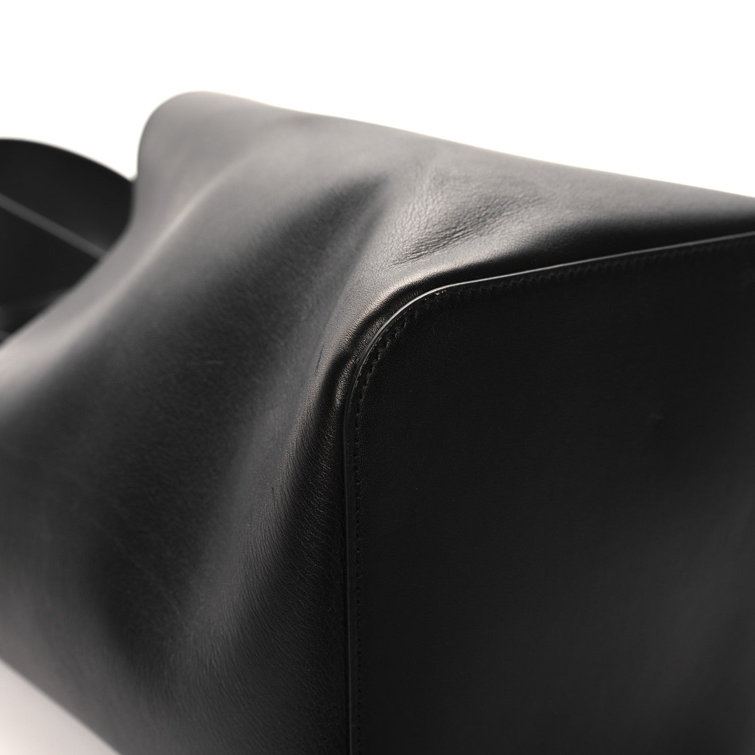 Loewe Smooth Calfskin Medium Pebble Bucket Bag Black 8 of 11