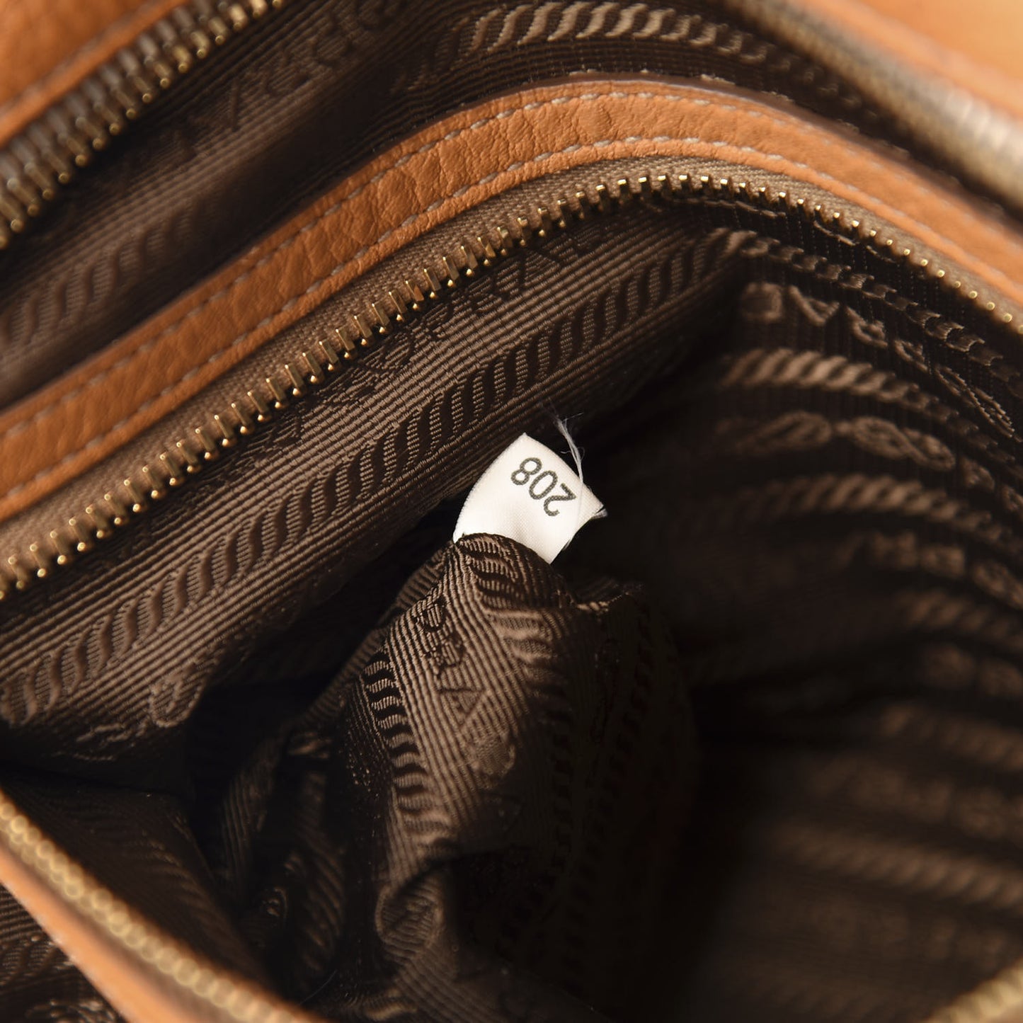 Vitello Daino Shoulder Bag Cuoio