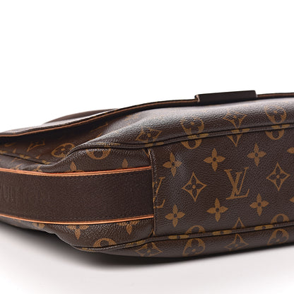 Louis Vuitton Monogram Beaubourg MM Messenger Bag 12 of 15