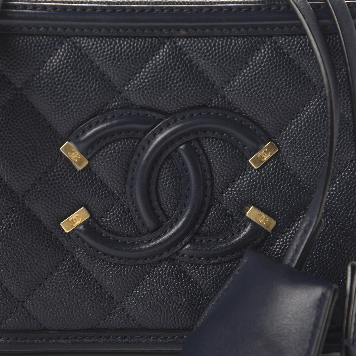 Caviar Quilted Small CC Filigree Vanity Case Navy
