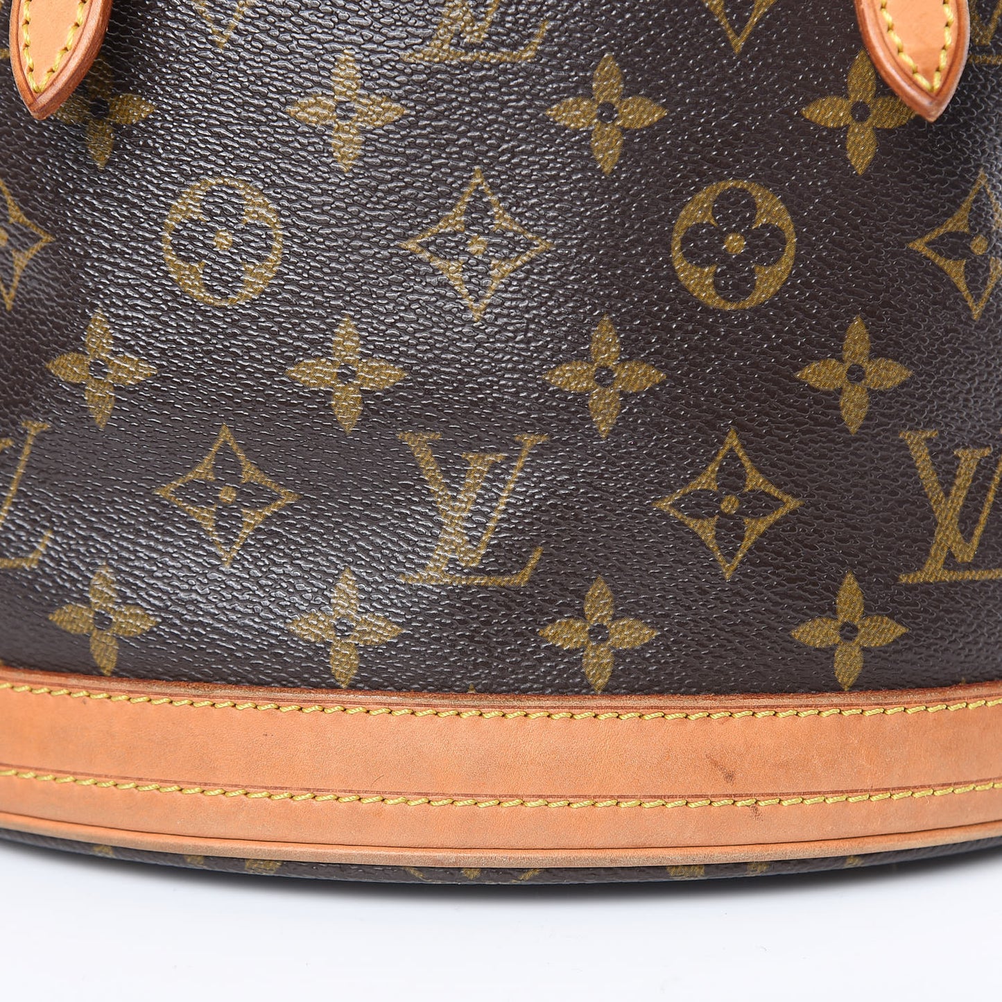 Monogram Petit Bucket 23