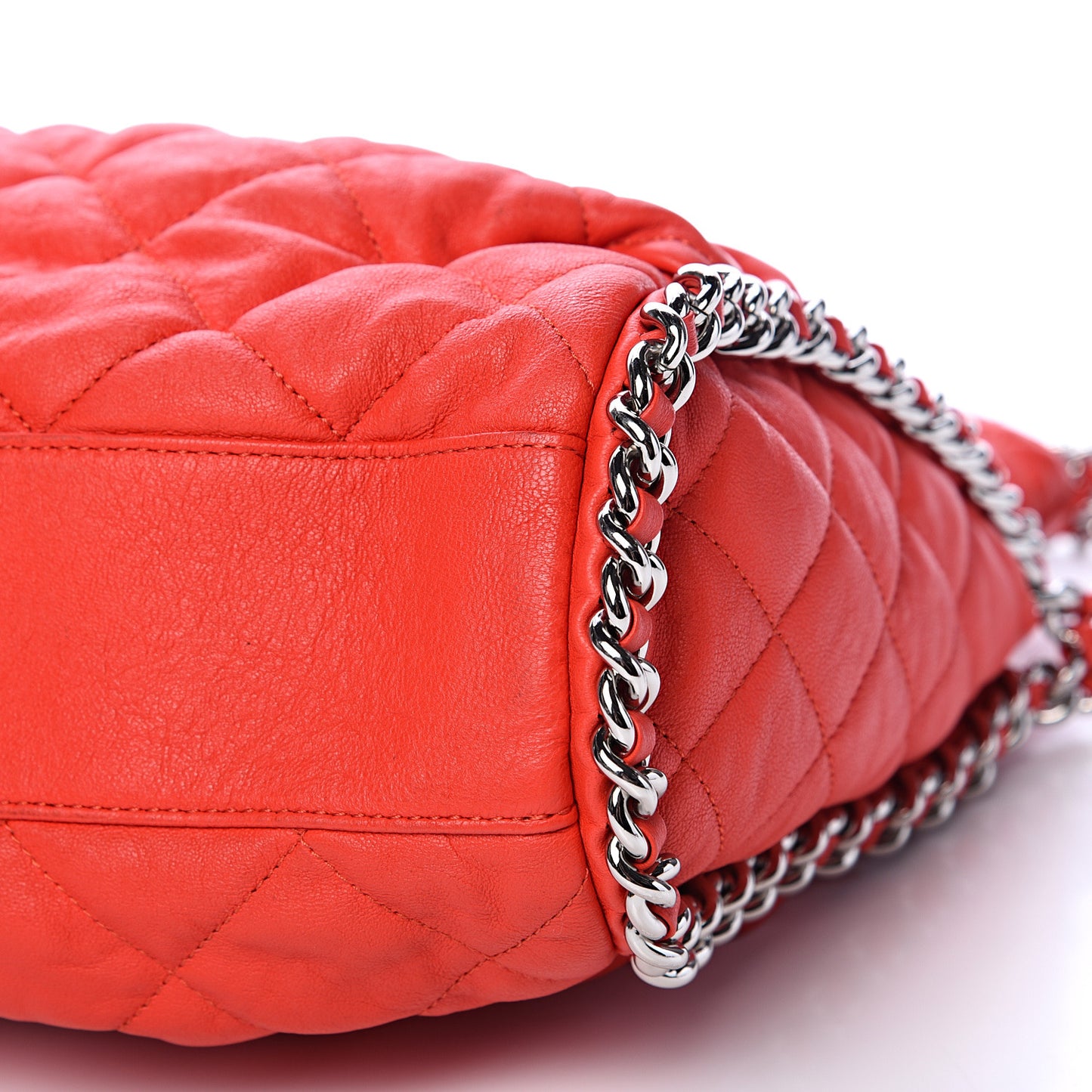 Washed Lambskin Chain Around Hobo Red