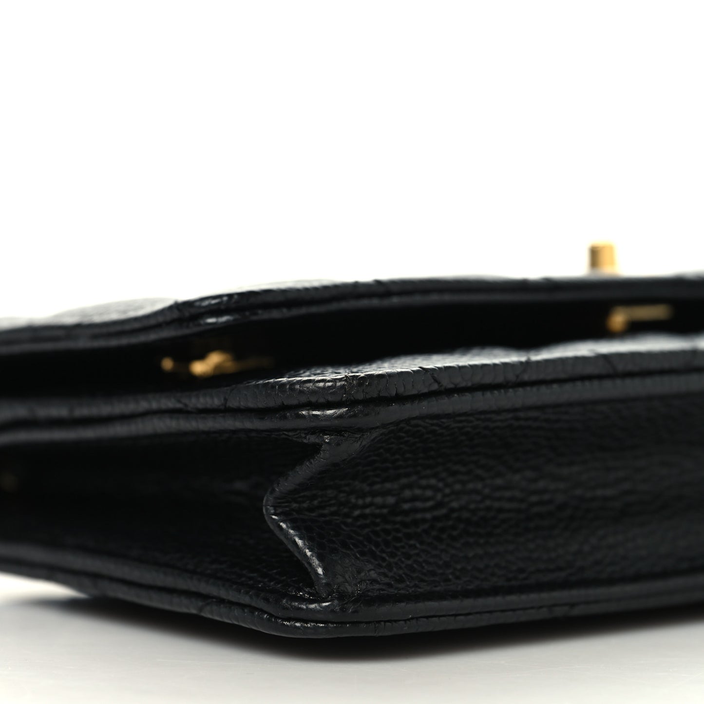 Caviar Quilted CC Turnlock Wallet On Chain WOC Black