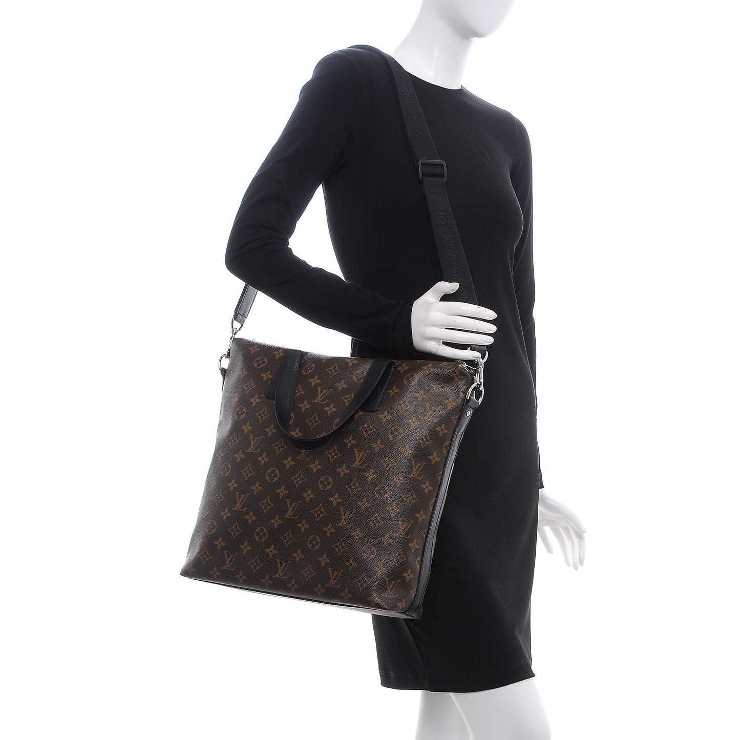 Monogram Macassar Kitan
