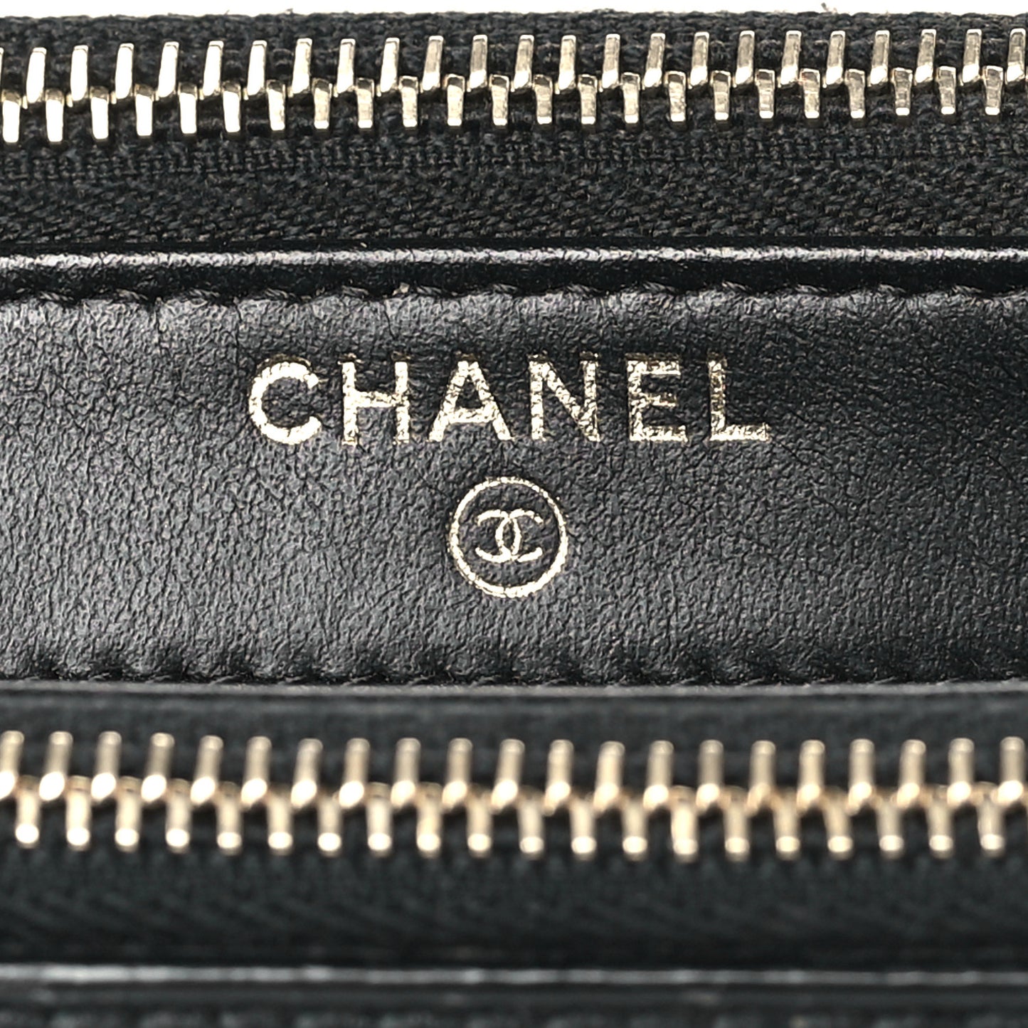 Caviar Quilted CC Filigree Clutch With Chain Black