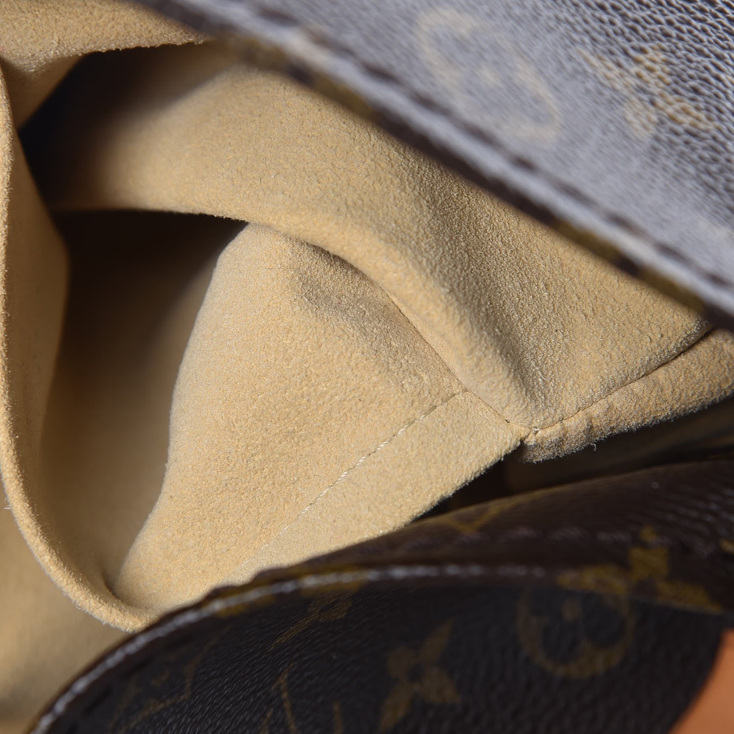 Louis Vuitton Monogram Artsy MM 11 of 22