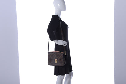 Louis Vuitton Monogram Pochette Metis 2 of 12