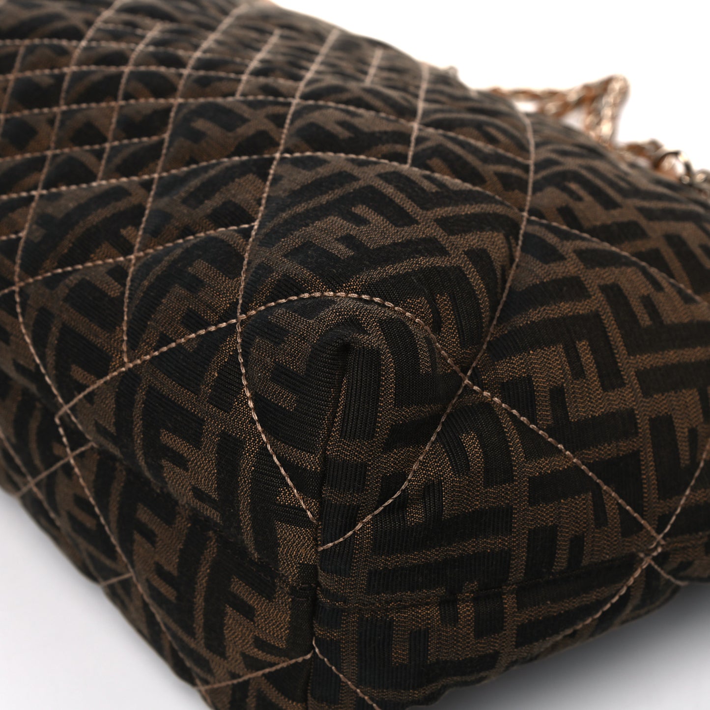 Zucca Quilted Chain Roll Tote Tobacco