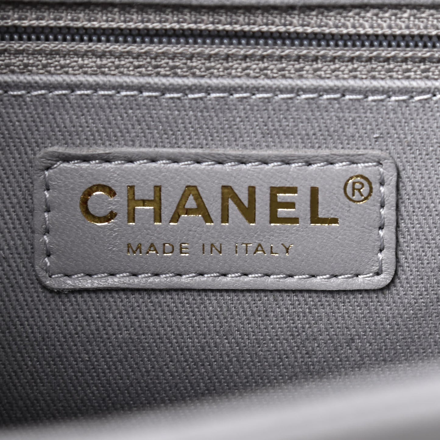 Caviar Quilted Medium Business Affinity Flap Grey