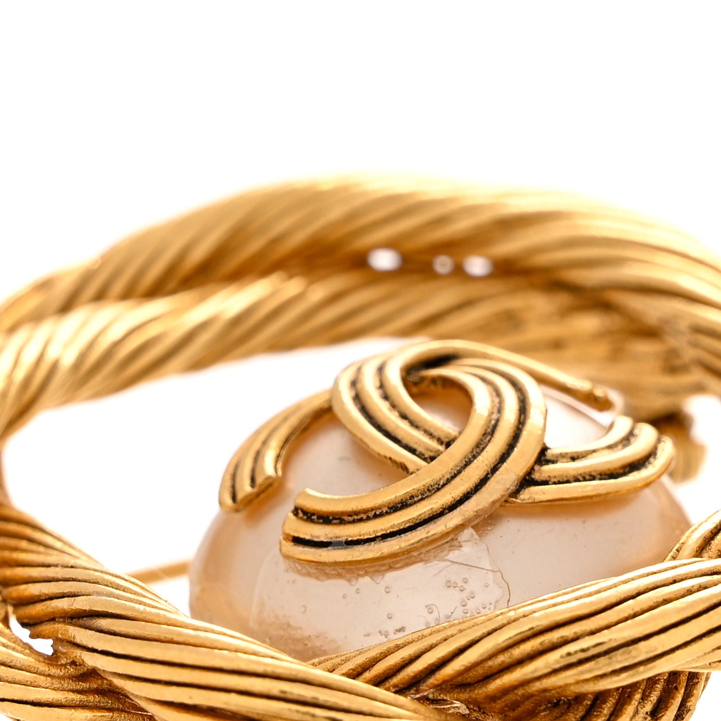 Pearl Twisted CC Brooch Gold