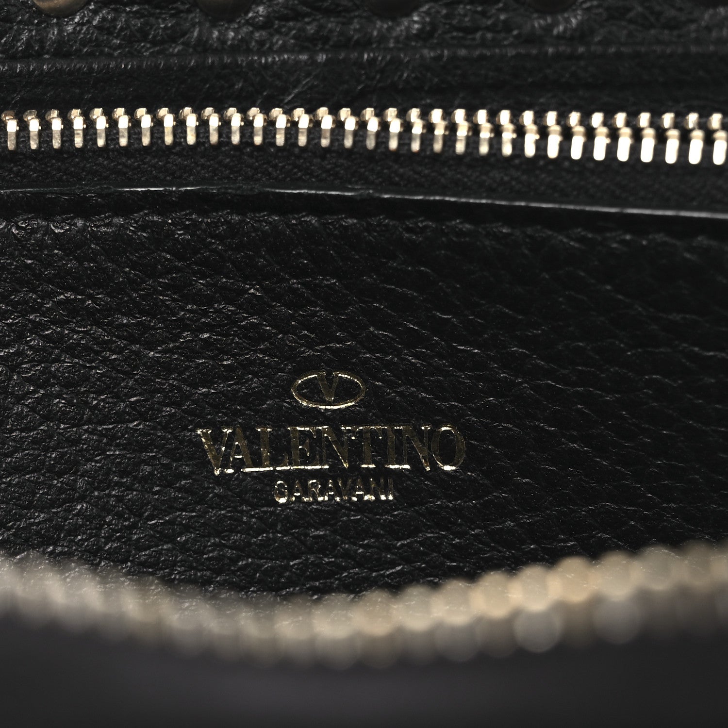 Valentino Garavani Pebbled Calfskin Rockstud Zip Around Wallet Black 6 of 8