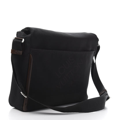 Louis Vuitton Damier Geant Messenger Bag Black 4 of 14