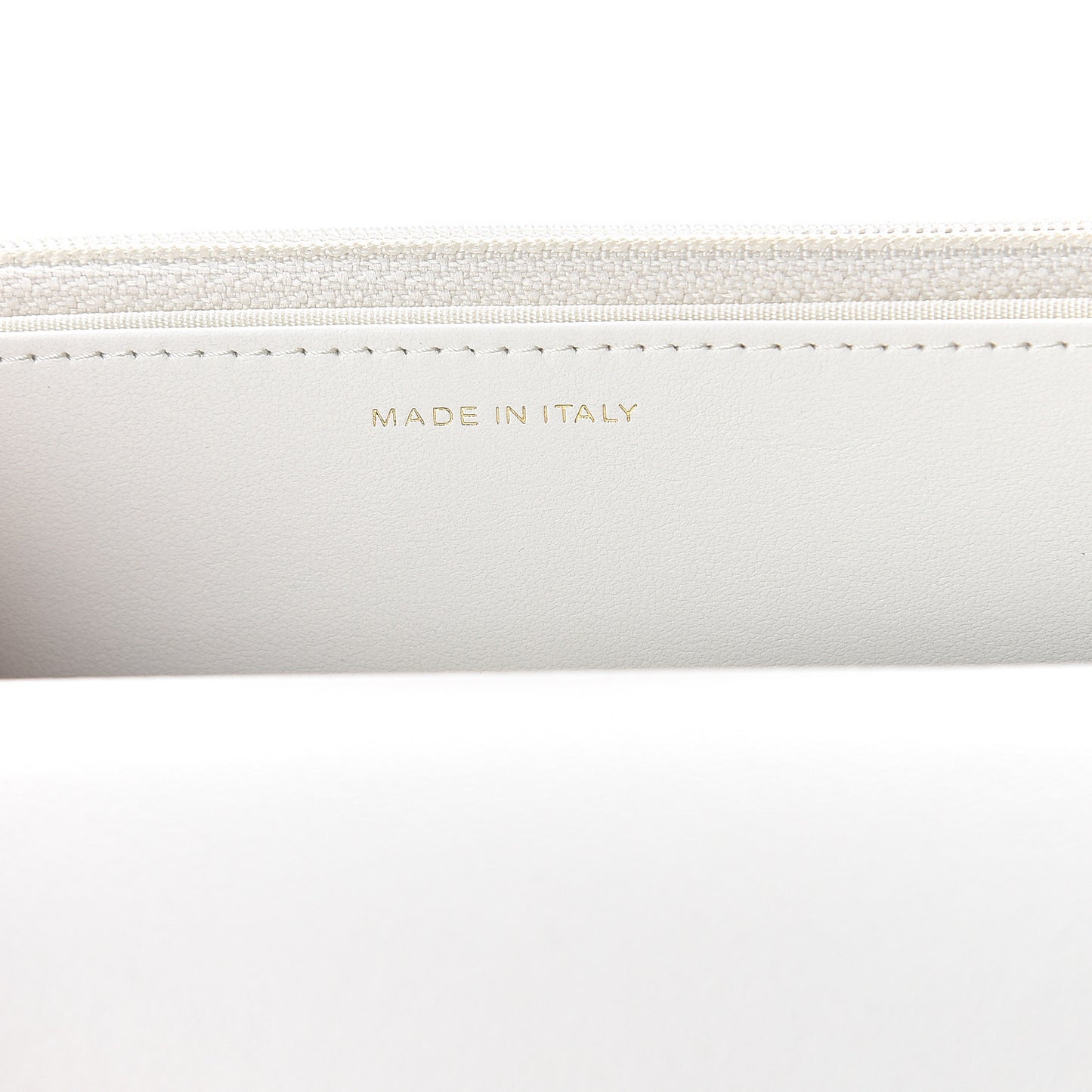 Goatskin Quilted 19 Wallet On Chain WOC White