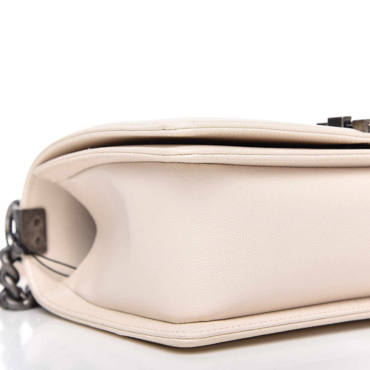 Caviar Quilted Medium Boy Flap Ivory