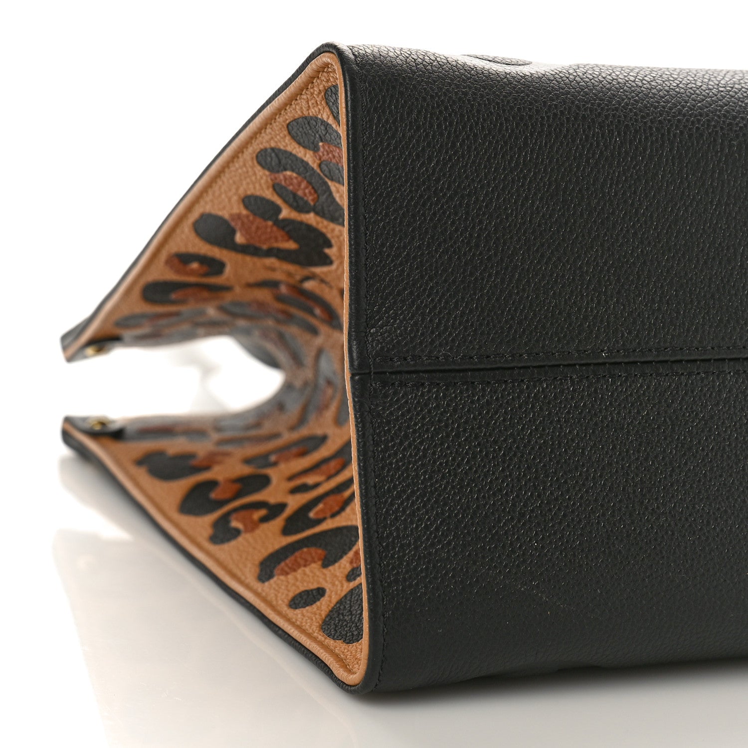 Louis Vuitton Empreinte Monogram Giant Wild At Heart Onthego MM Black 7 of 8