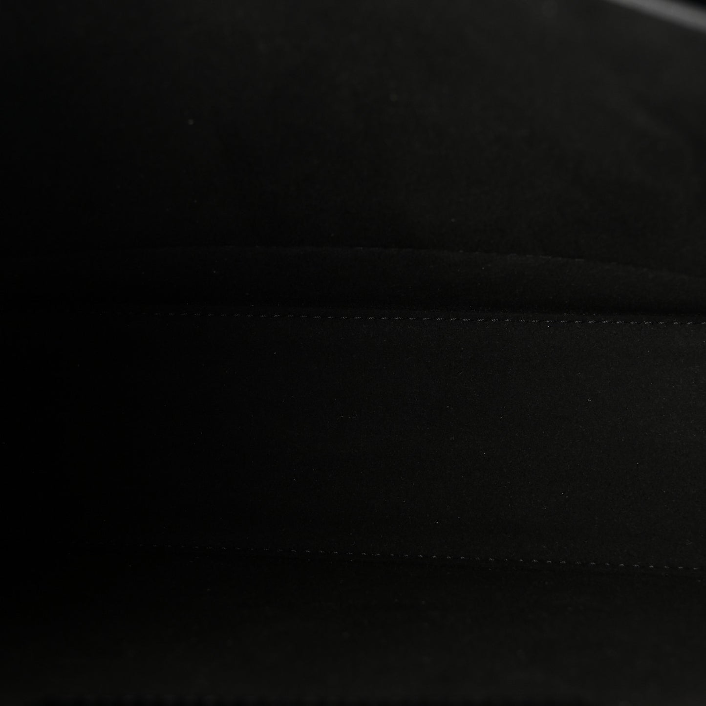 Sugar Goatskin Suede Medium GV3 Shoulder Bag Black Grey