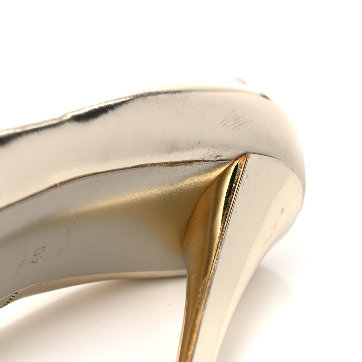 Calfskin Clara Pumps 40 Gold