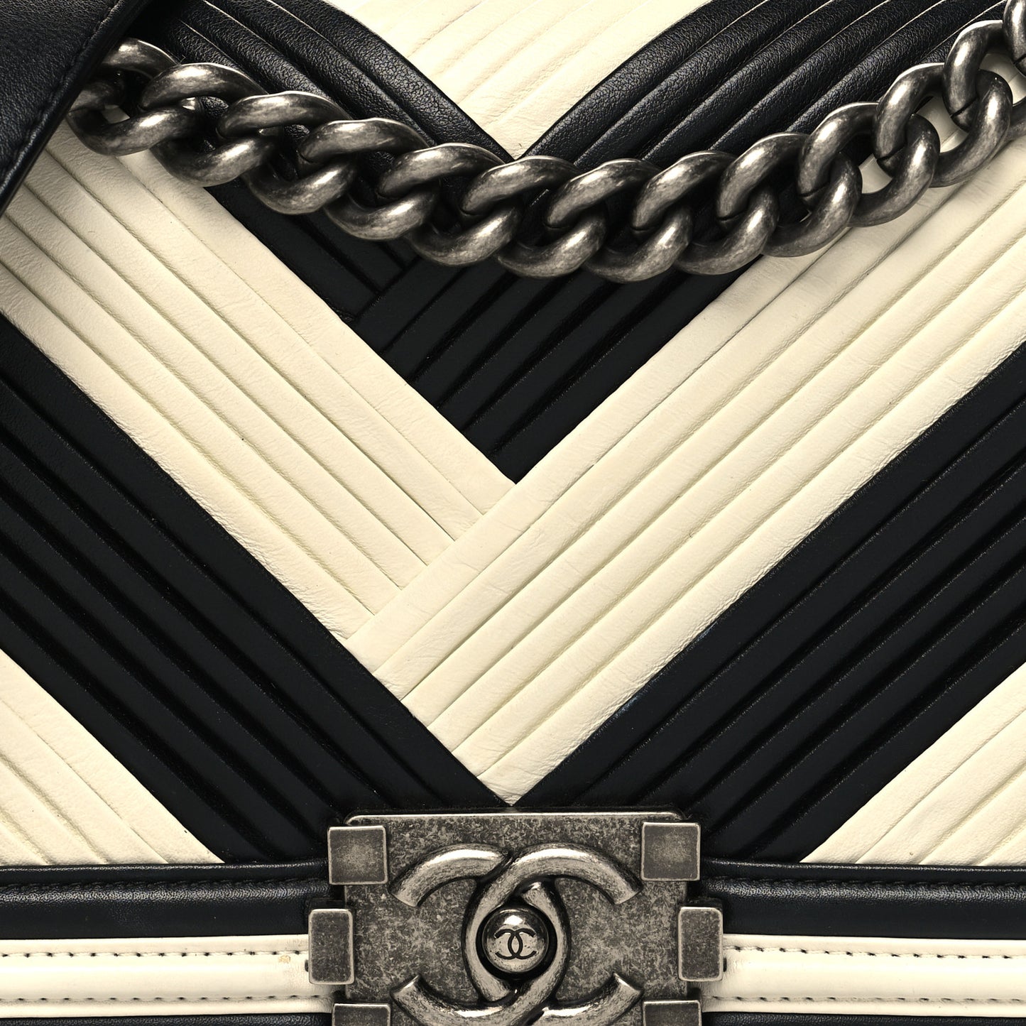 Calfskin Pleated Medium Boy In Rome Flap Black White