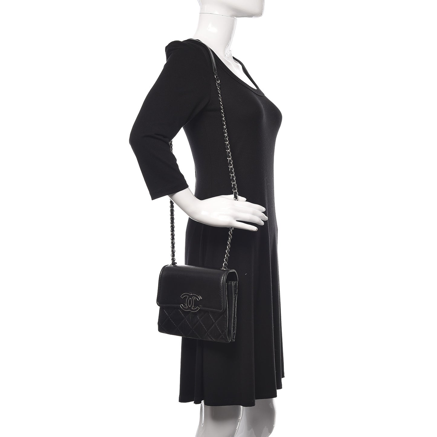 Washed Calfskin Hamptons Flap Bag Black