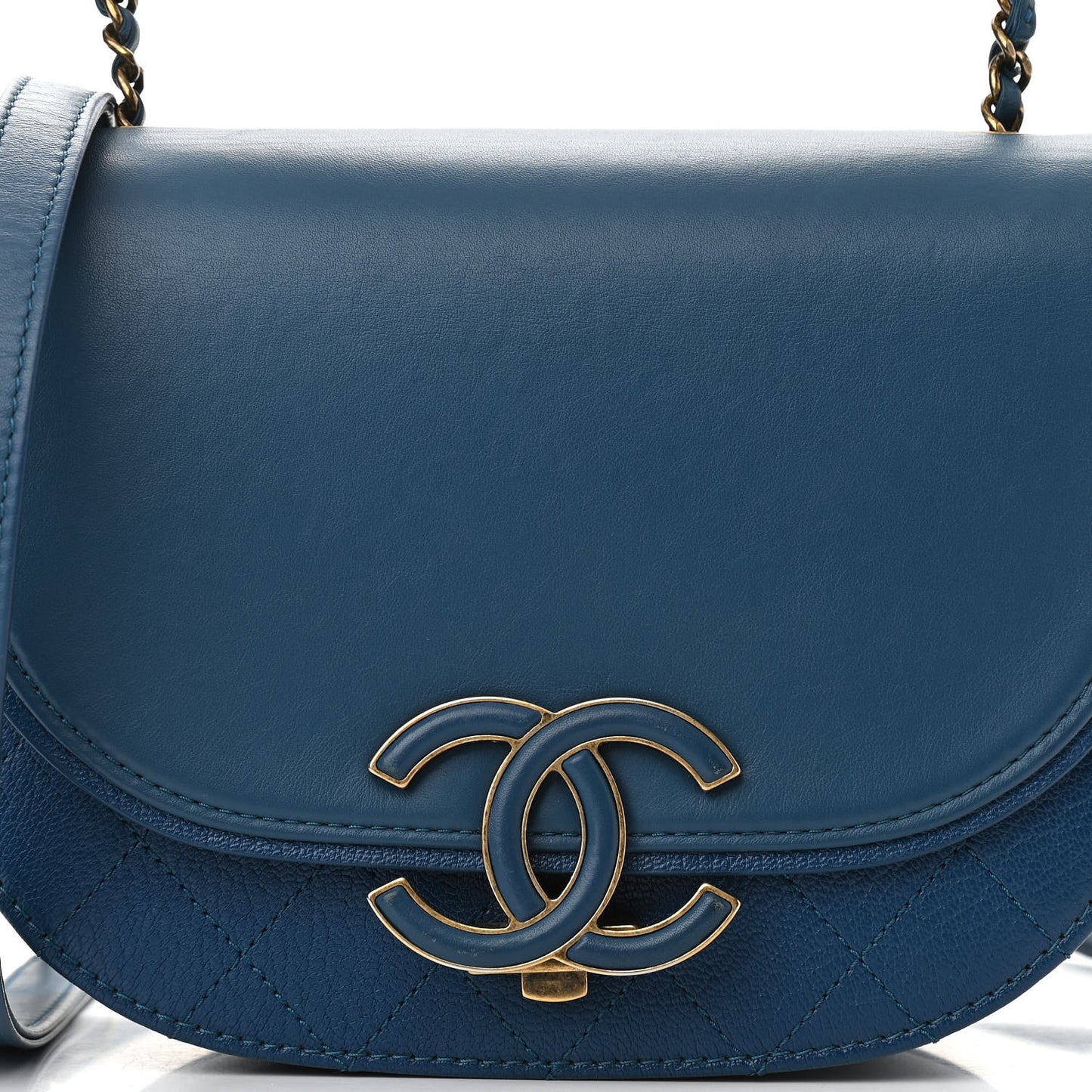 Shiny Calfskin Goatskin Quilted Medium Coco Curve Messenger Flap Navy