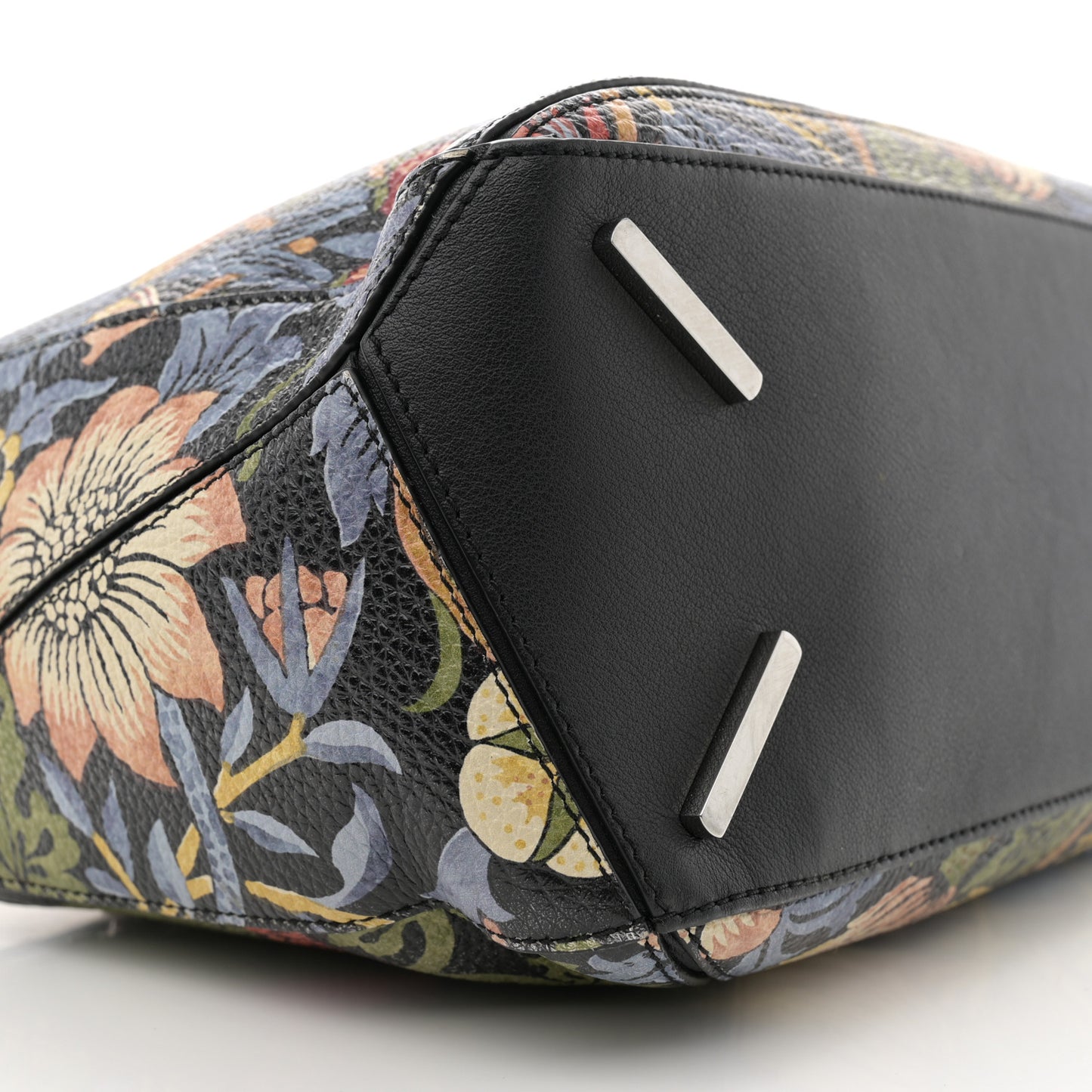 X WILLIAM MORRIS Calfskin Puzzle Bag Black Multicolor