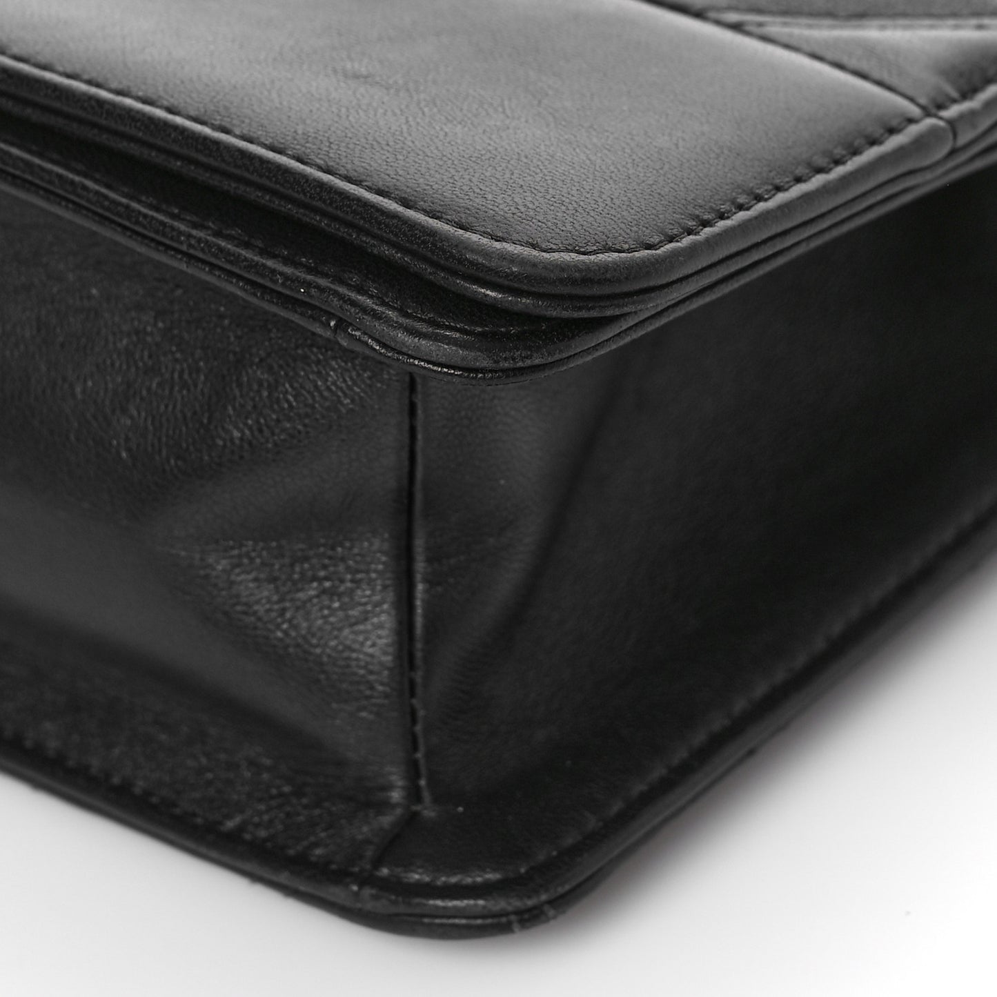 Lambskin Chevron Quilted Flap Black