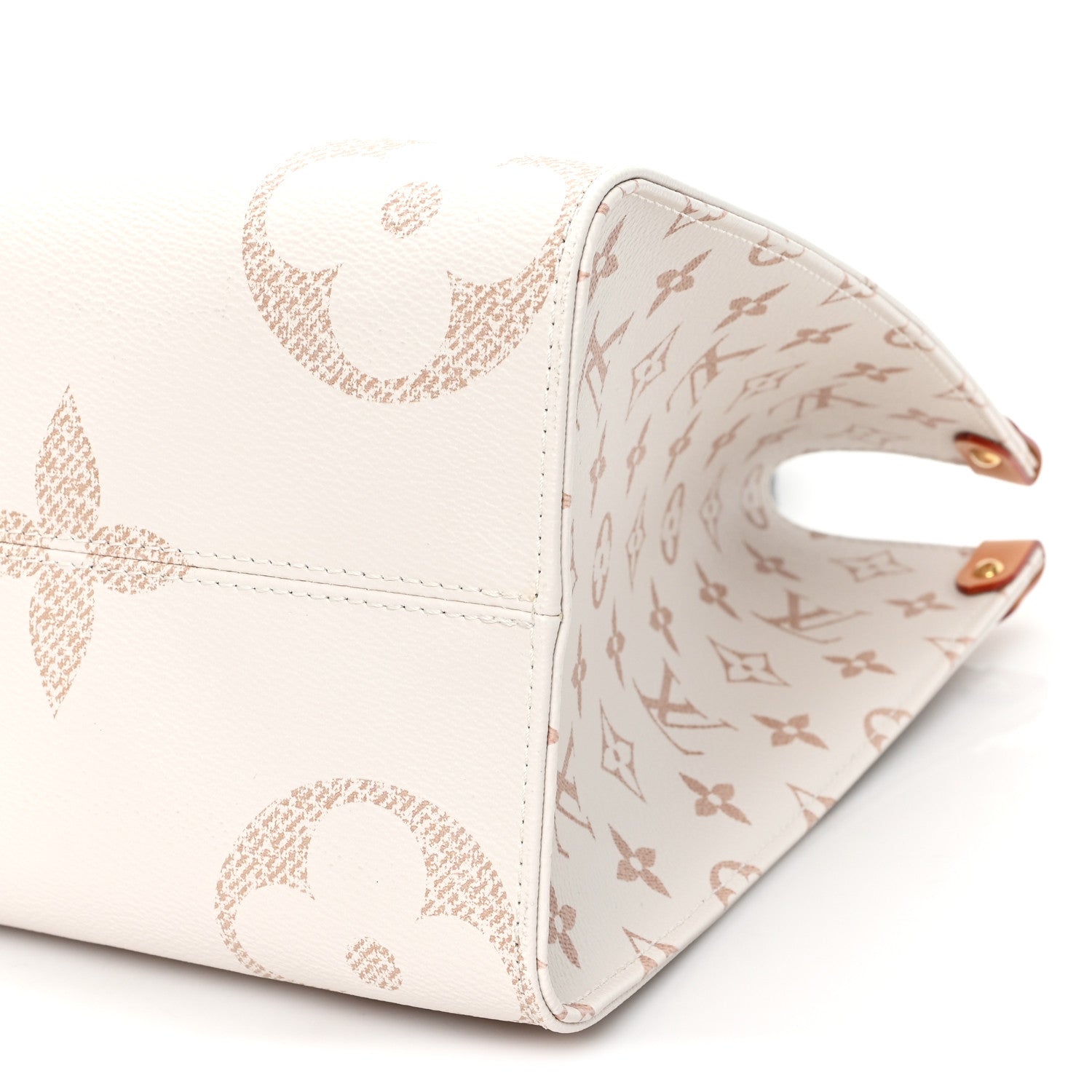 Louis Vuitton Monogram Dune Giant Onthego MM 8 of 8