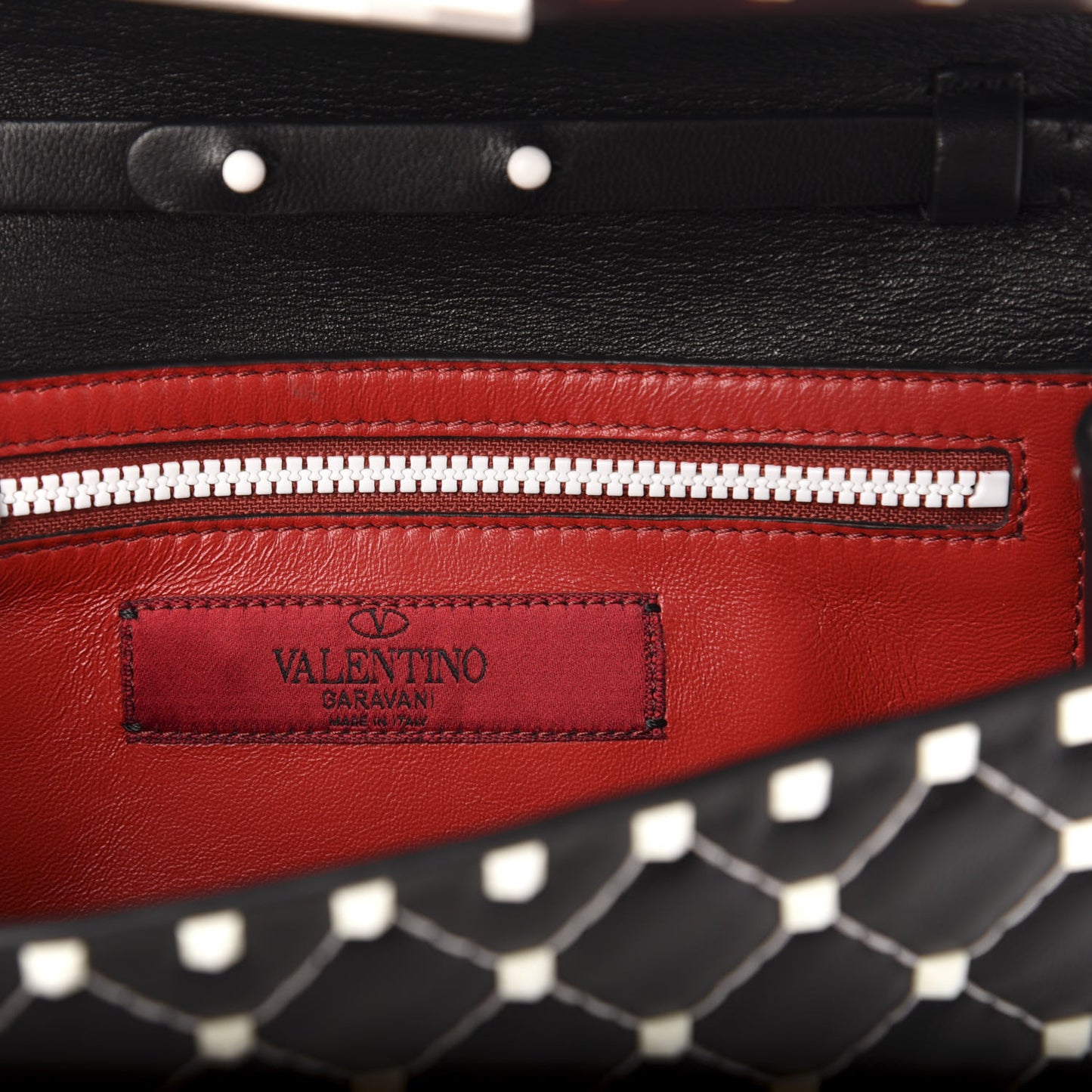 Lambskin Free Rockstud Spike Wallet On Chain Black
