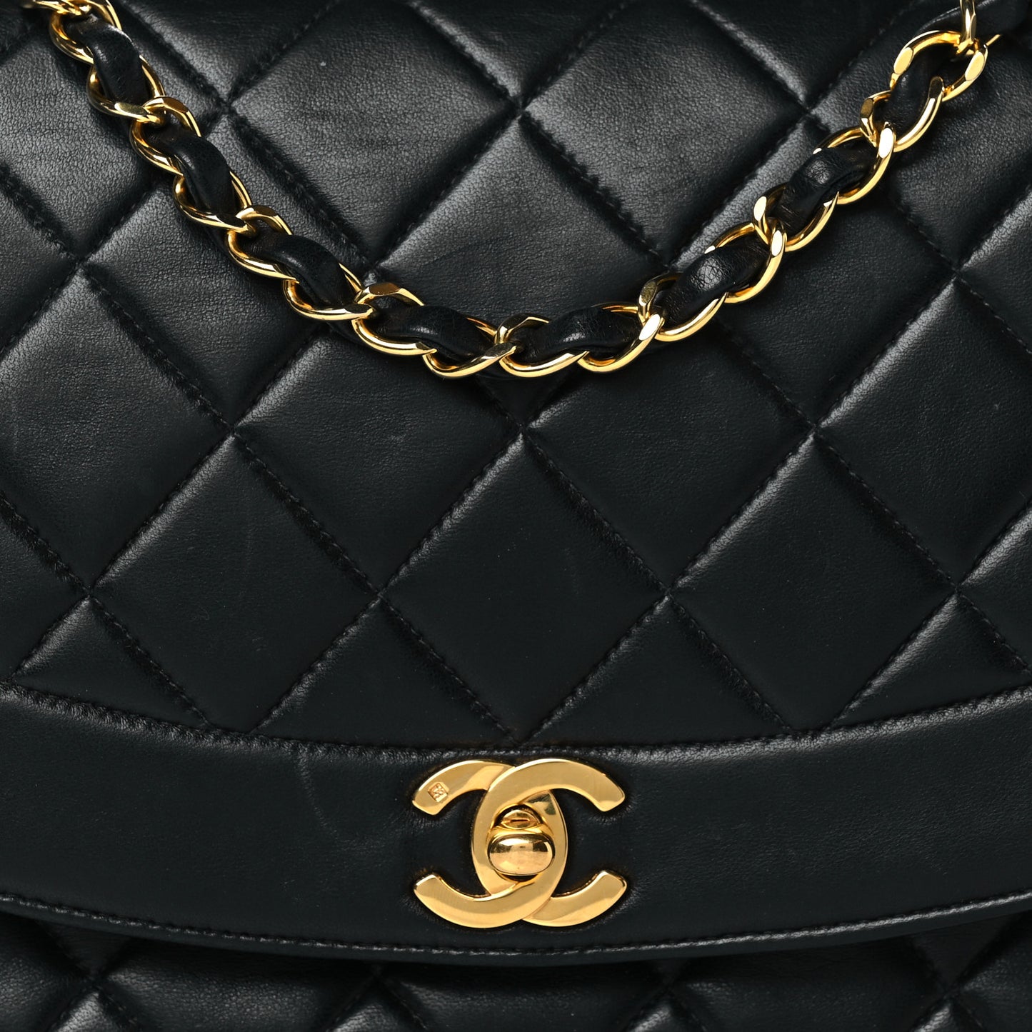 Lambskin Quilted Medium Single Flap Black