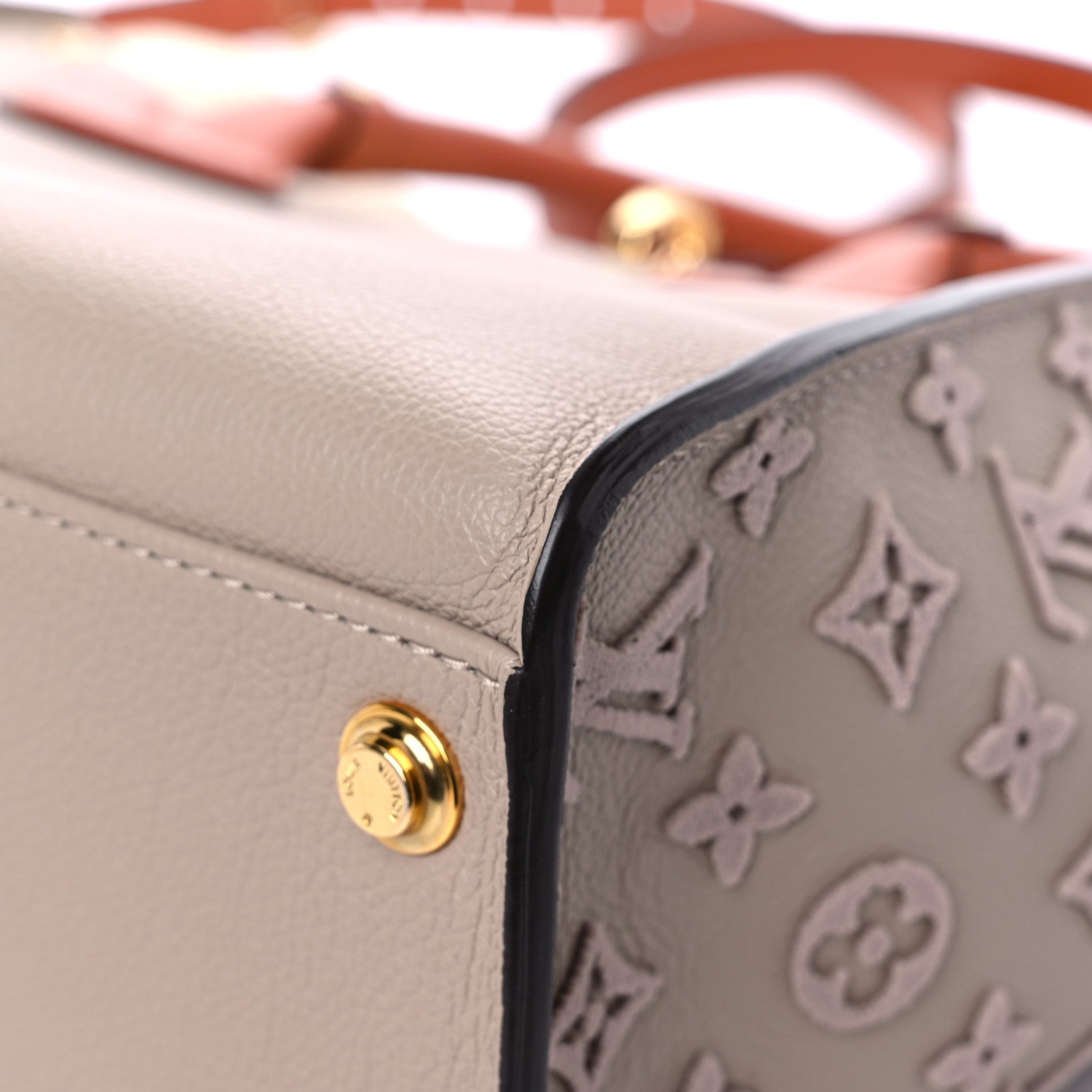 Louis Vuitton Calfskin Monogram Tufting On My Side Galet 8 of 13