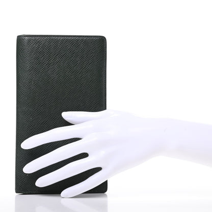 Louis Vuitton Taiga Porte-Chequier Cartes Credit Wallet Epicea 2 of 8