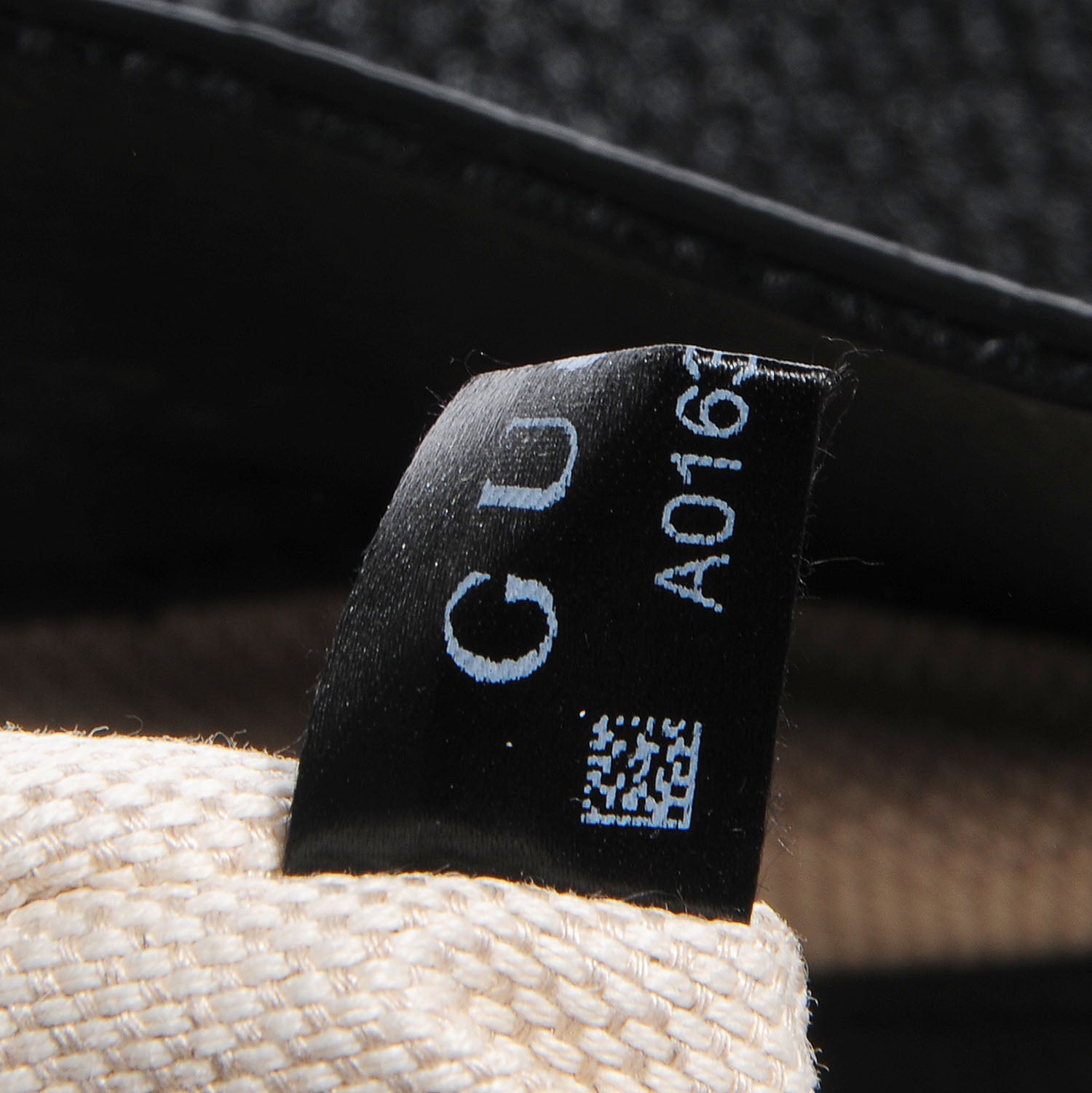Gucci Pebbled Calfskin Medium Soho Chain Shoulder Bag Black 8 of 9
