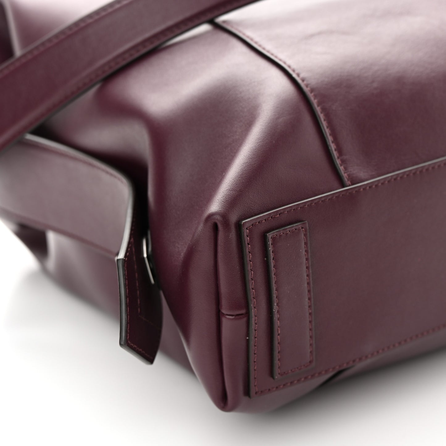 Smooth Calfskin Medium Soft Antigona Aubergine