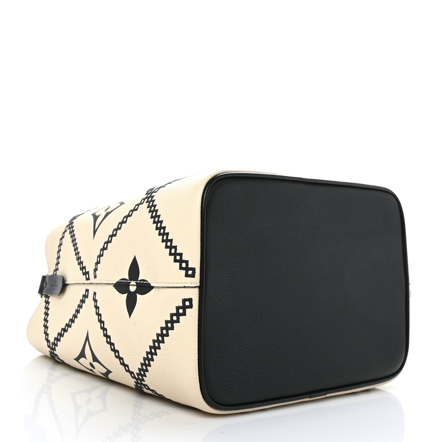 Louis Vuitton Empreinte Monogram Giant Broderies Neonoe MM Cream Black 5 of 13