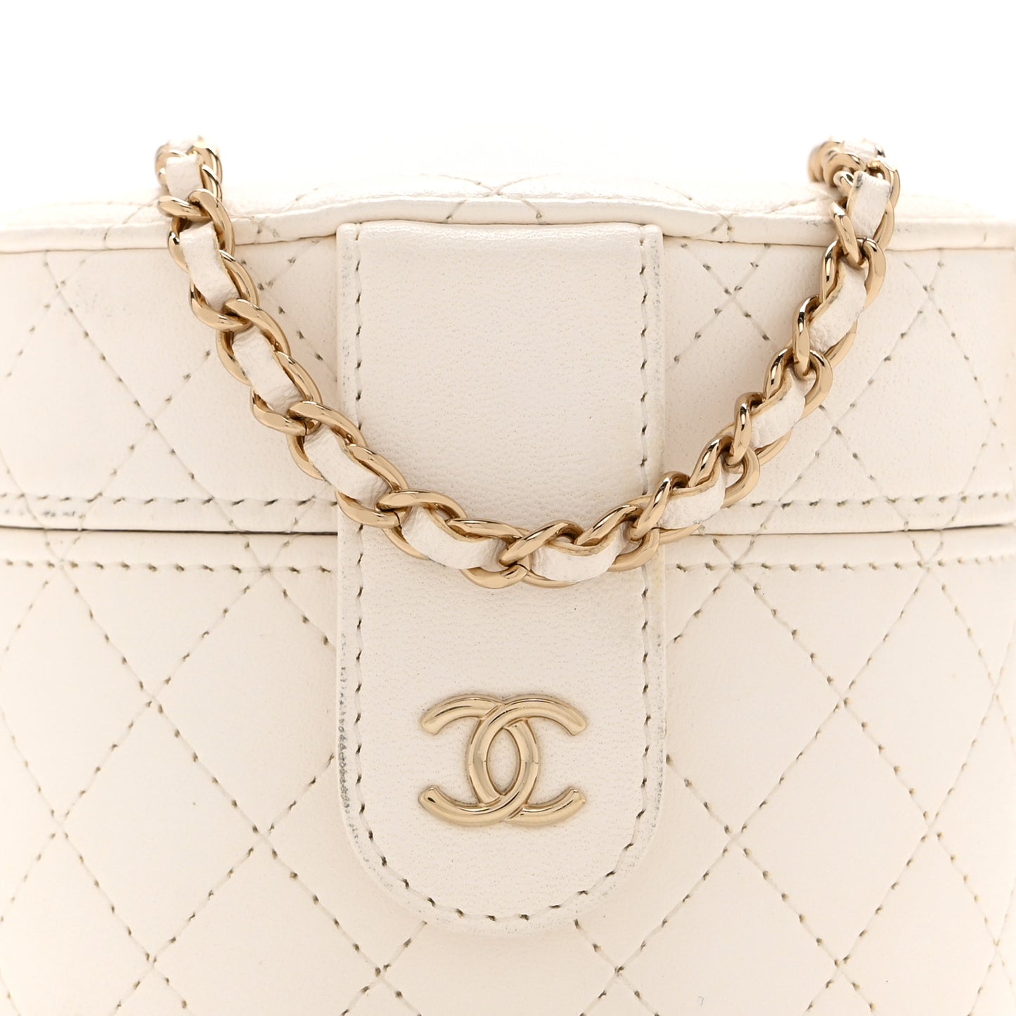 Lambskin Quilted Round Mini Vanity Case With Chain Case With Chain White