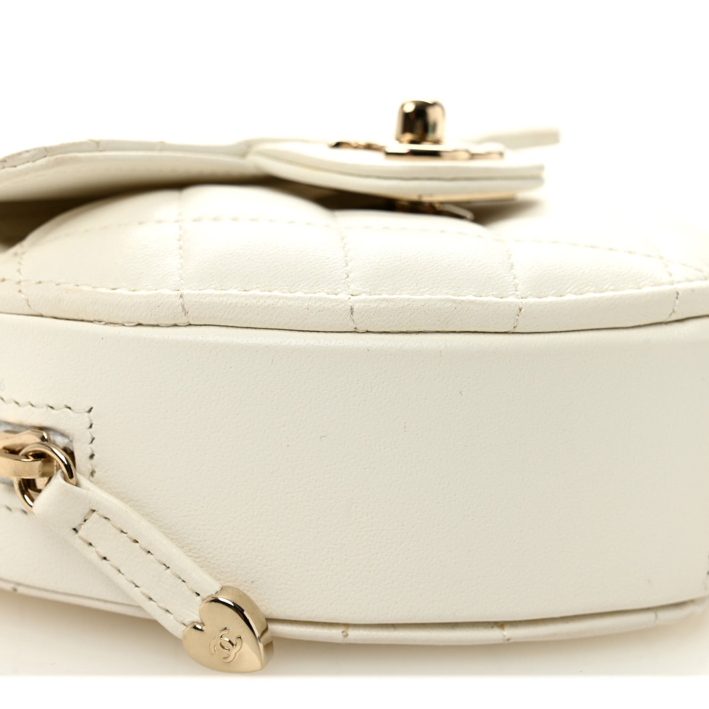 Lambskin Quilted CC In Love Heart Clutch With Chain White