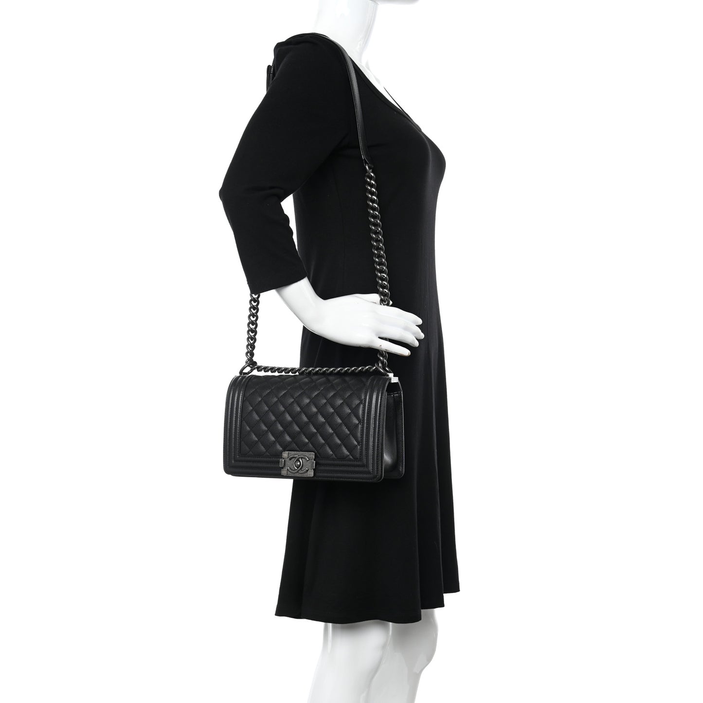 Caviar Quilted Medium Boy Flap Black