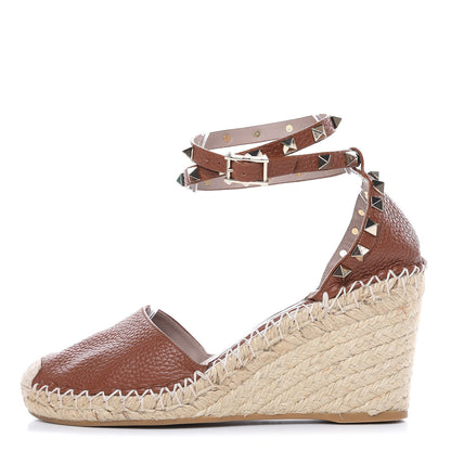 Valentino Garavani Grained Calfskin Rockstud Ankle Wrap Espadrille 15/85mm Wedges 37 Cuoio 1 of 8